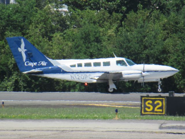 Cessna 402 (N120PC)