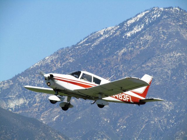 Piper Cherokee (N483FL) - Taking off RWY 26L