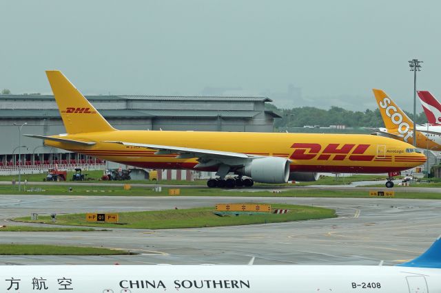 Boeing 777-200 (D-AALM) - "DHL" livery