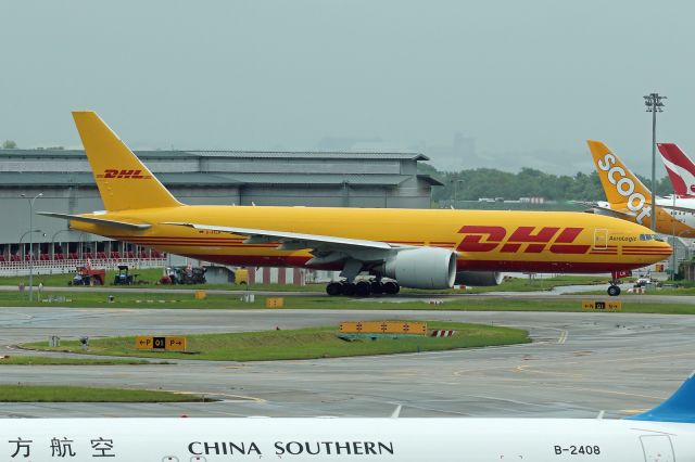 Boeing 777-200 (D-AALM) - "DHL" livery