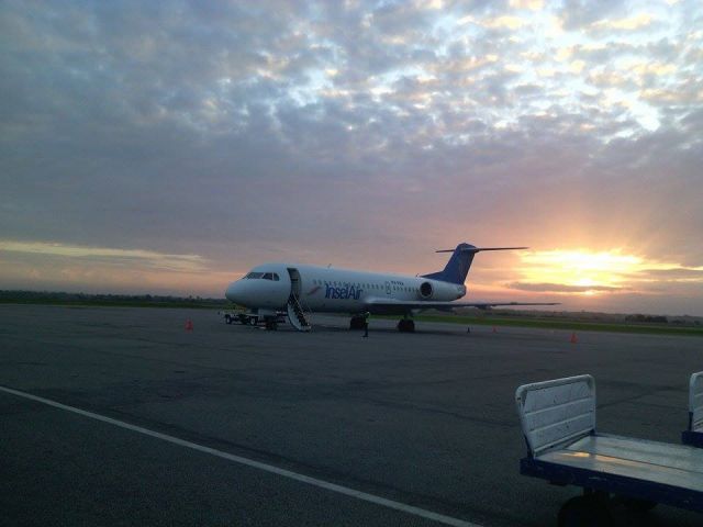 Fokker 70 (P4-FKC)