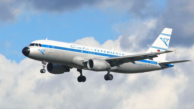 Airbus A320 (D-AICA) - Retro