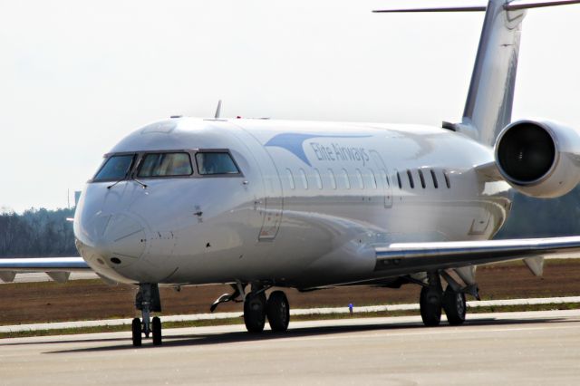 Canadair Regional Jet CRJ-200 (MNU125)