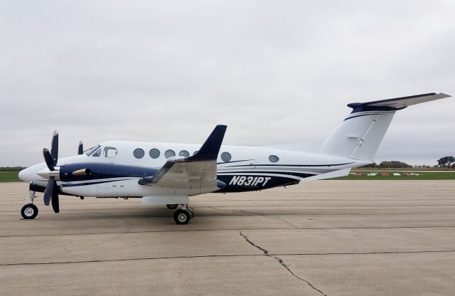 Beechcraft Super King Air 300 (N831PT) - Whiteside County Airport 21 October 2021br /This nice looking King Air made a short stop here at SQI for a couple hours.br /Gary C Orlando Photo 