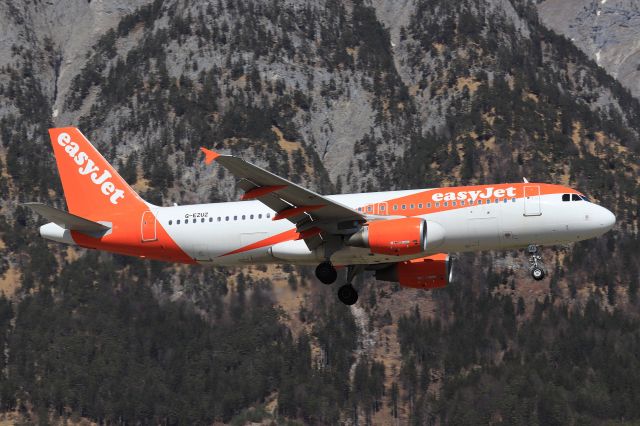Airbus A320 (G-EZUZ)