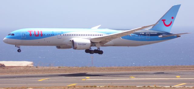 Boeing 787-8 (G-TUIM)