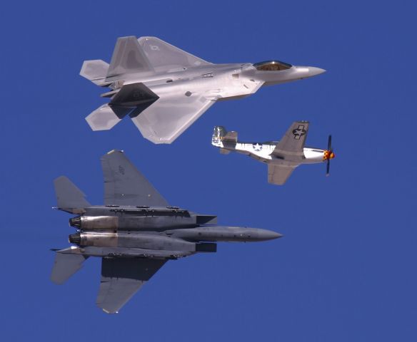 Lockheed F-22 Raptor (N00017) - Heritage Break