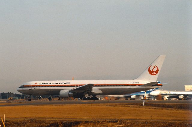 BOEING 767-300 (JA8266) - Departure at Narita Intl Airport Rwy34 on 1988/02/11