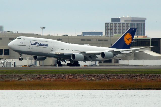 BOEING 747-8 (D-ABYC) - LH 422 from frankfurt landing on 15R