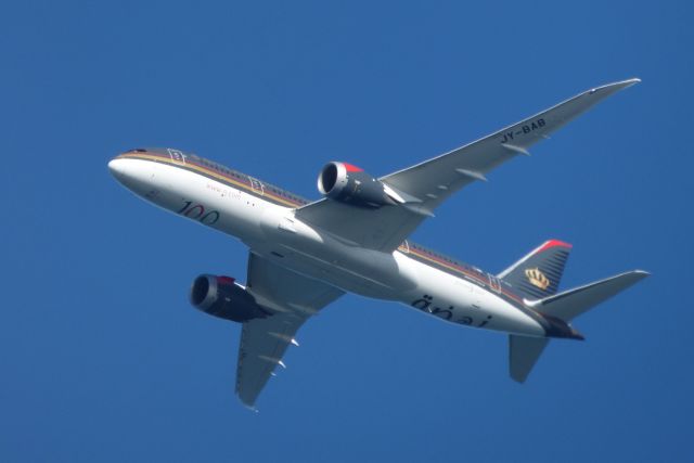 Boeing 787-8 (JY-BAB) - Shown here is a Royal Jordanian Boeing 787 a few minutes until landing in the Spring of 2017.