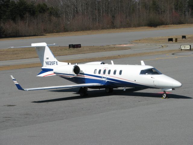 Learjet 40 (N626FX)