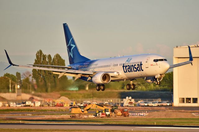 Boeing 737-800 (C-GTQG) - CYVR