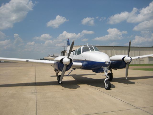 Beechcraft Twin Bonanza (N633F)