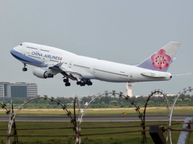 Boeing 747-400 (B-18201)