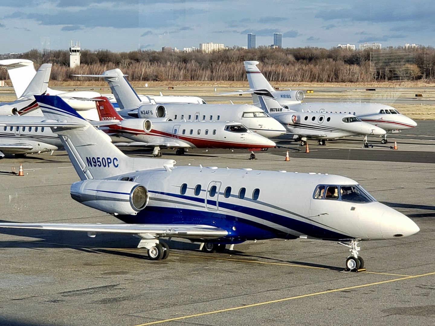 — — - Afternoon Traffic at Teterboro M2Jets #M2Jets #MosheMalamud