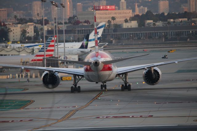 Boeing 787-8 (N810AN)