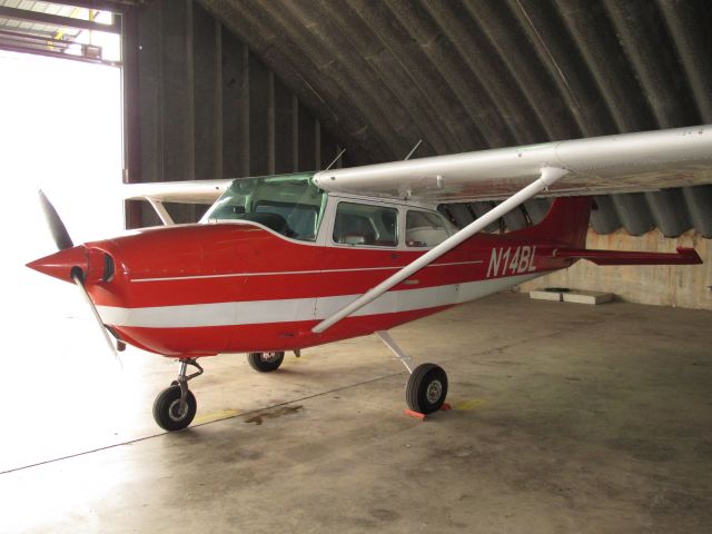 Cessna Skyhawk (N14BL)