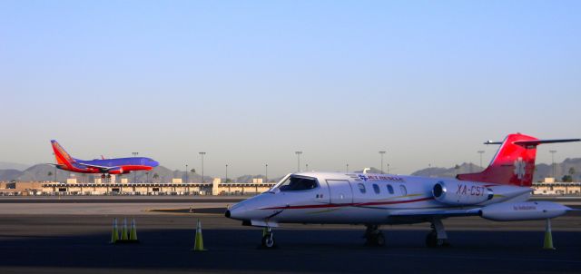 Learjet 25 (XA-CST) - Learjet 60