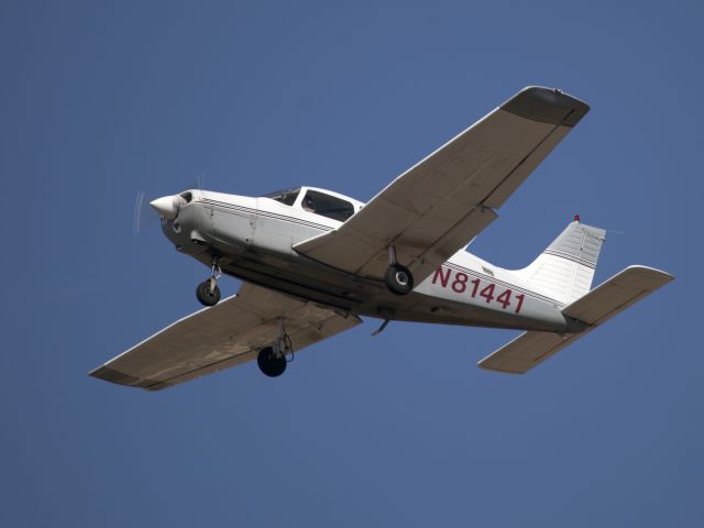 Piper PA-16 Clipper (N81441) - Take off runway 26.