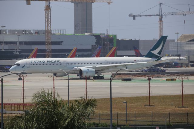Airbus A350-1000 (B-LXF)