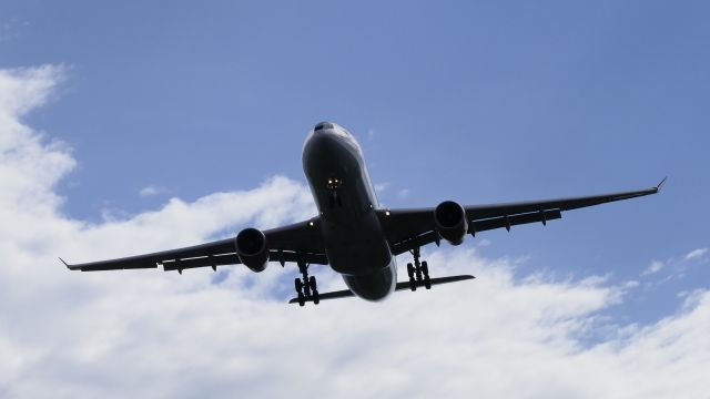 Airbus A330-300 (LN-RKU)