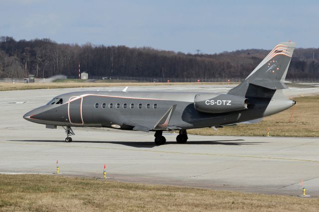 Dassault Falcon 2000 (CS-DTZ)