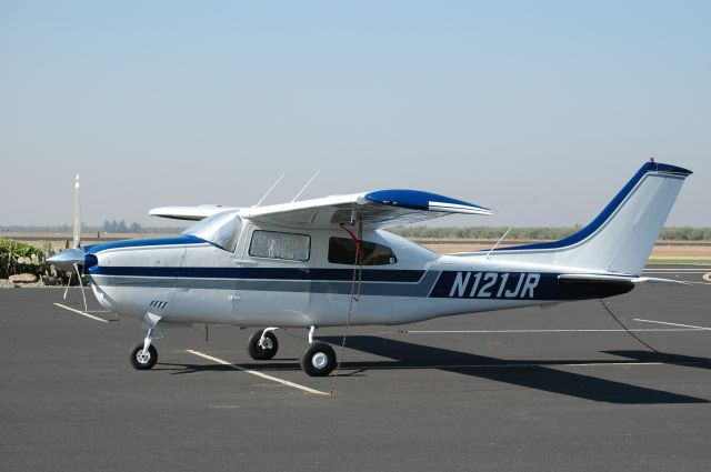 Cessna Centurion (N121JR)