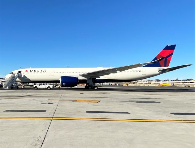 Airbus A330-900 (N415DX) - brand new neo  11/26/22