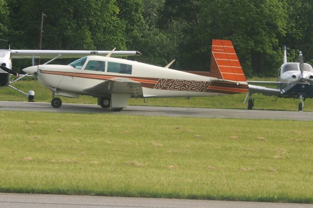 Mooney M-20 (N4232H)