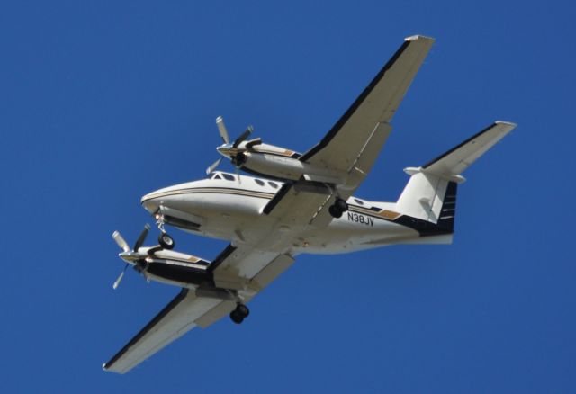 Beechcraft Super King Air 200 (N38JV)