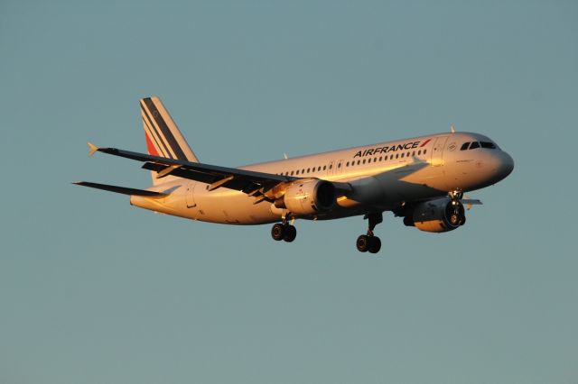 Airbus A320 (F-GHQL) - 18 sept 2015