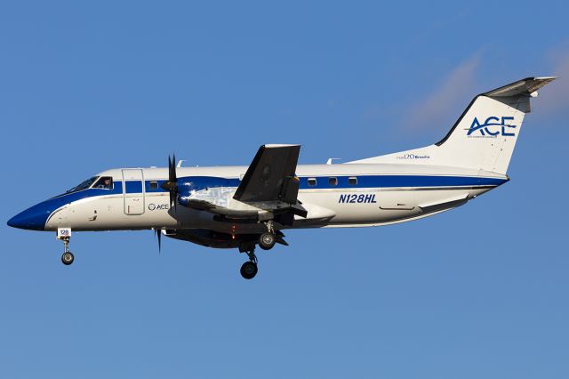 Embraer EMB-120 Brasilia (N128HL)