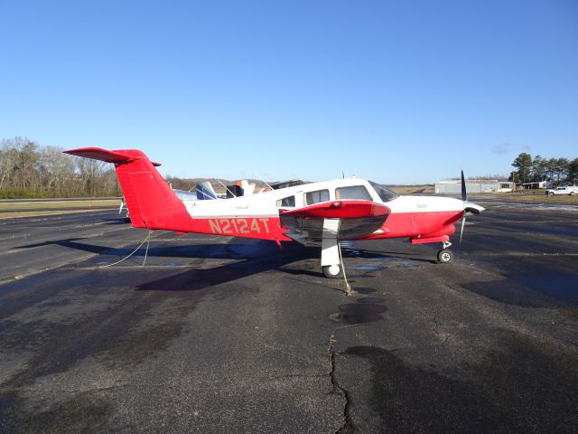 Piper Cherokee (N2124T)