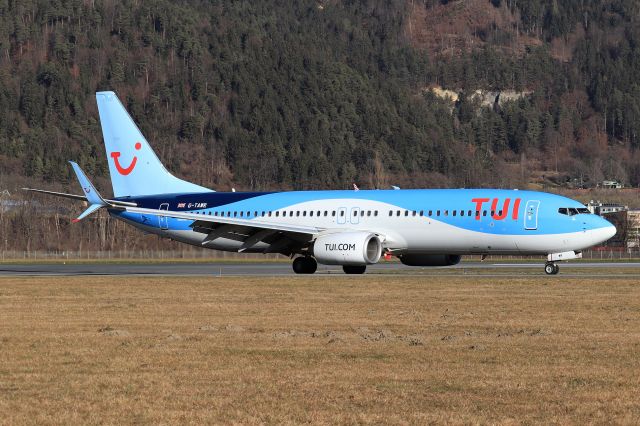Boeing 737-800 (G-TAWR)