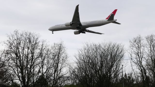 BOEING 777-300ER (TC-JJE)