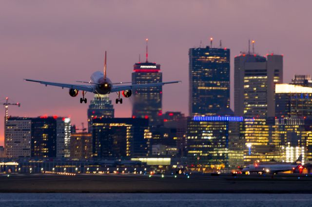 Airbus A320 (N835VA)