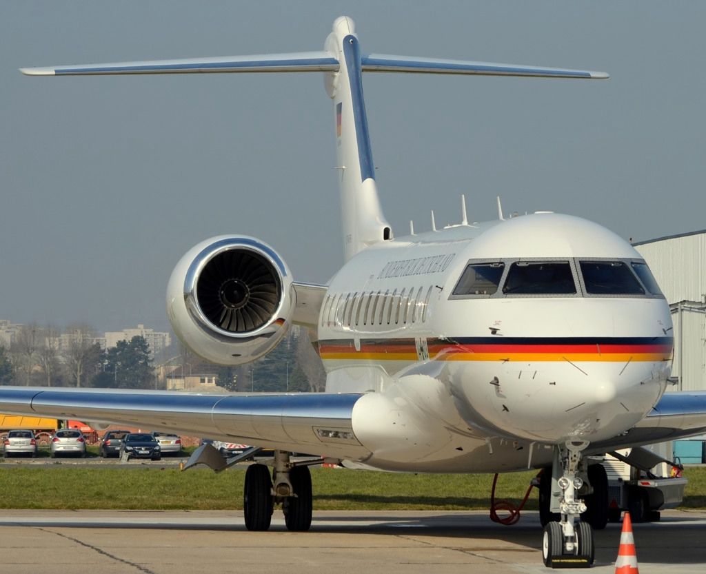 Bombardier Global Express (N1403)
