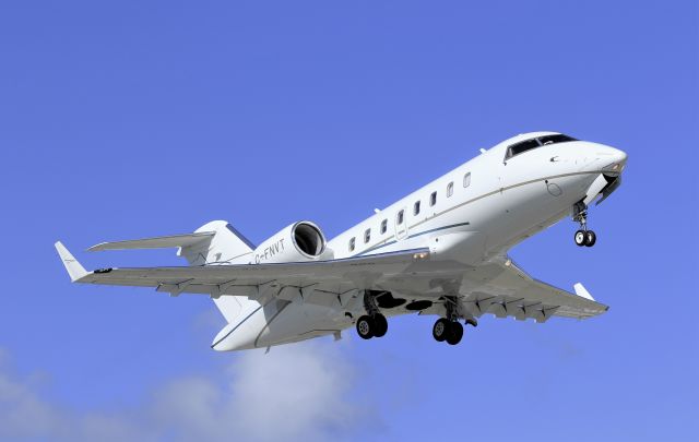 Canadair Challenger (C-FNVT)