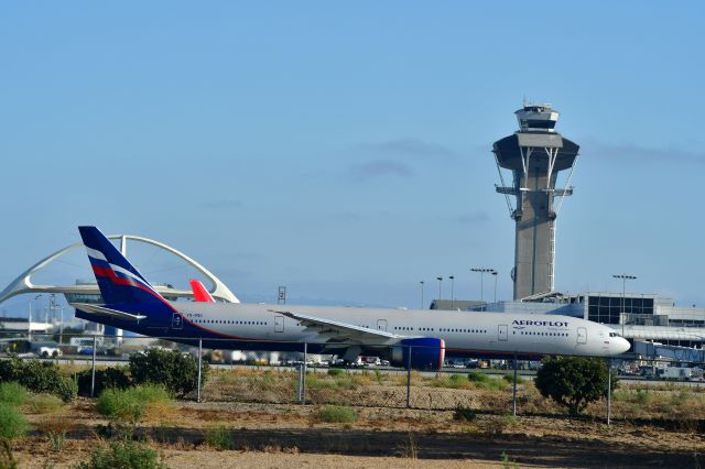 BOEING 777-300ER (VQ-BQD)