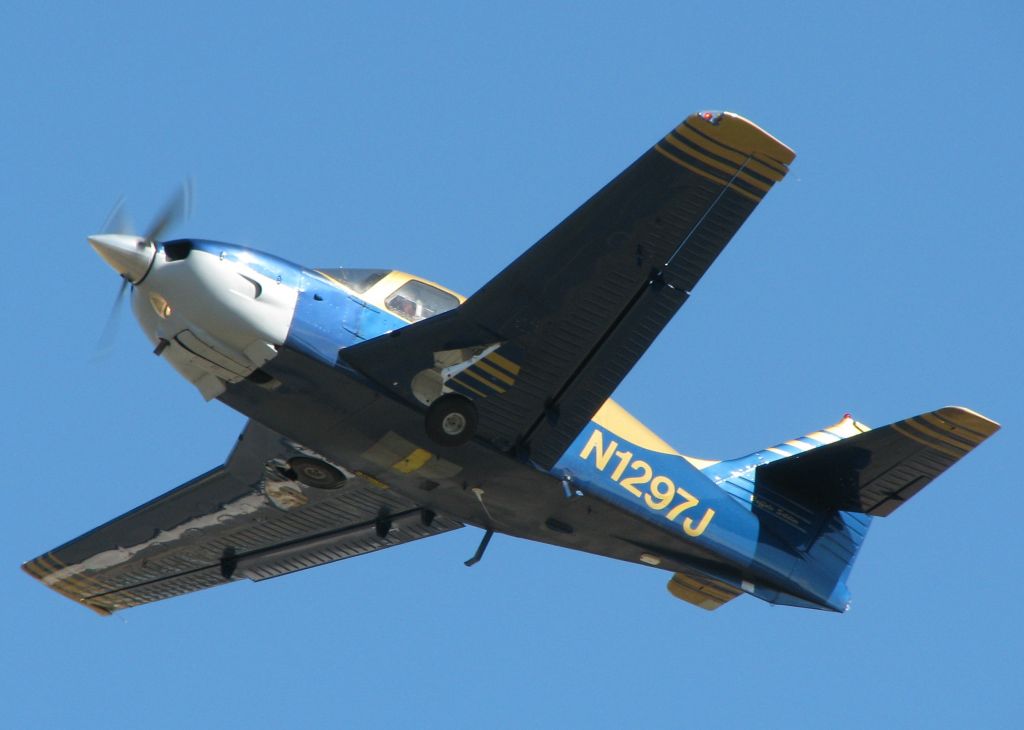 FD-COMPOSITES ArrowCopter (N1297J) - Taking off from runway 32 at the Downtown Shreveport airport. FlightAware shows this aircrafts reg as N297J but the FAA reg is N1297J.
