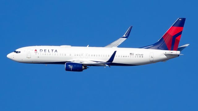 Boeing 737-800 (N3764D) - A Delta B738 banking out of JFK back in December 2021.