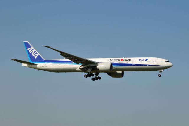 BOEING 777-300 (JA734A) - 2013/6/4