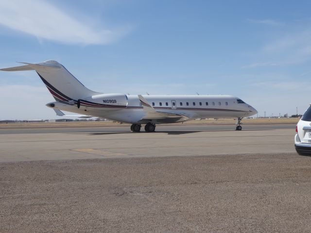 Bombardier Global 5000 (N109QS)