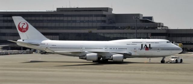 Boeing 747-400 (JA8080) - In 2003 Id never dream they would replace them with B777...
