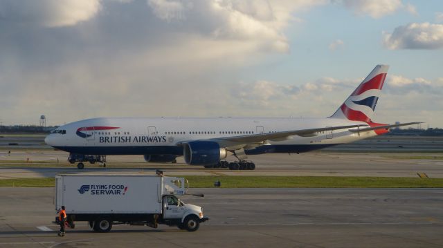 Boeing 777-200 (G-IIIX) - Arriving from London LHR