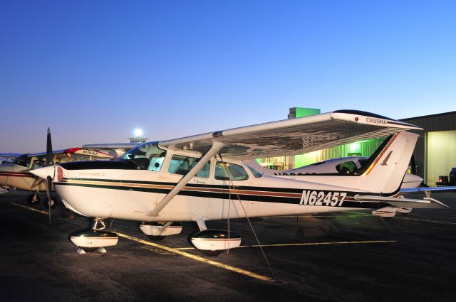 Cessna Skyhawk (N62457) - Seen at KFDK on 10/8/2010.