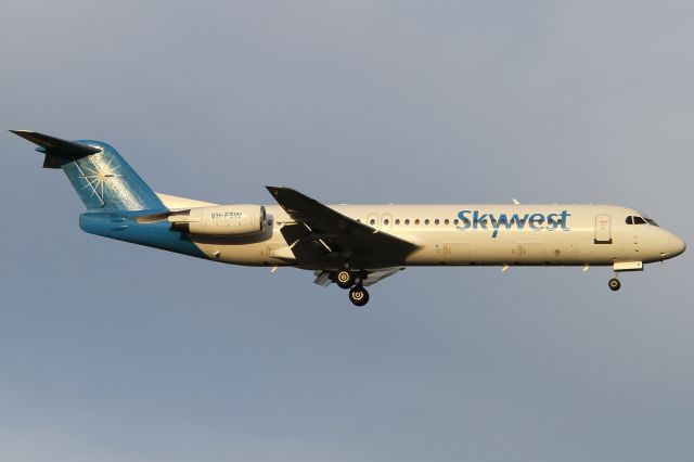 Fokker 100 (VH-FSW)