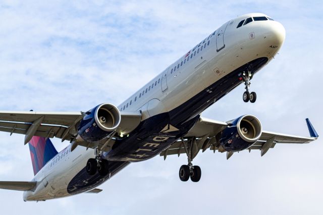 Airbus A321 —