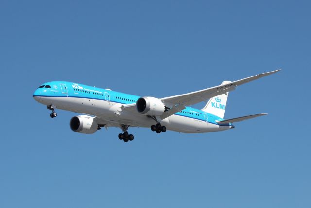 Boeing 787-9 Dreamliner (PH-BHM) - The first KLM B787 flight to Vancouver,Sep3.2017