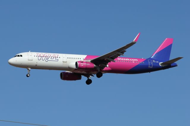 Airbus A321 (HA-LXQ) - 15/09/2022: Flight from Iasi (IAS), Romania, upon landing to runway 21.